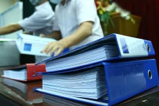 Theo HSMT, nhà thầu có trụ sở công ty hoặc văn phòng đại diện tại TP.HCM được chấm 2 điểm; không có trụ sở công ty hoặc văn phòng đại diện tại TP.HCM được 1 điểm. Ảnh: Tâm An