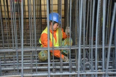 Nhà thầu bị loại ở bước đánh giá về kỹ thuật vì hợp đồng nguyên tắc ký với đơn vị cung cấp vật tư, vật liệu không có mã ngành nghề đăng ký kinh doanh là buôn bán cốt thép