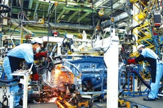 Nếu dịch Covid-19 được khống chế trong quý I, ước tính GDP quý I/2021 tăng 4,46%, thấp hơn 0,66 điểm phần trăm so với mục tiêu đặt ra trong Nghị quyết 01. Ảnh: Nhã Chi