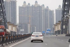 Một dự án bất động sản còn chưa hoàn thiện của Evergrande ở Lạc Dương, Trung Quốc, tháng 9/2021 - Ảnh: Reuters.