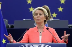 Chủ tịch Uỷ ban châu Âu (EC) Ursula von der Leyen phát biểu trước Nghị viện châu Âu ngày 14/9 - Ảnh: Reuters.
