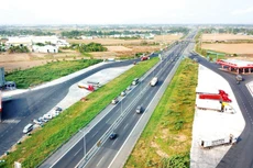 Trong 10 năm tới, Việt Nam dự kiến xây dựng khoảng 3.800 km đường bộ cao tốc mới. Ảnh: Lê Tiên