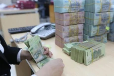 Ngân hàng, chứng khoán báo lãi cao bất chấp Covid-19