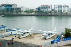 Quá trình phục hồi của nền kinh tế Việt Nam diễn ra mạnh mẽ nhưng chưa đồng đều, khi một số lĩnh vực dịch vụ vẫn bị ảnh hưởng bởi cú sốc Covid-19. Ảnh: Lê Tiên