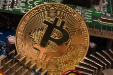 Giá Bitcoin vừa lần đầu tiên vượt 52.000 USD, tăng gấp 5 lần trong 12 tháng qua - Ảnh: Coindesk