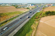 Theo dự kiến, đến năm 2025, cơ bản hoàn thành các tuyến đường bộ cao tốc Bắc - Nam phía Đông; đường Vành đai 3, Vành đai 4 khu vực động lực Hà Nội, TP.HCM… Ảnh: Lê Tiên