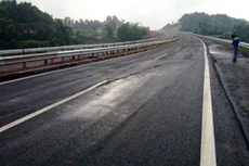 Điểm tin kế hoạch lựa chọn nhà thầu một số gói thầu lớn ngày 13/9