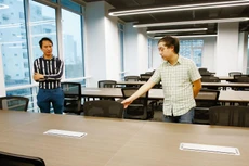 Một khảo sát gần đây của VCCI cho thấy, 77% hồ sơ mời thầu gói thầu mua sắm đồ gỗ nội thất chưa đưa ra yêu cầu về tính hợp pháp của sản phẩm gỗ. Ảnh: Nhã Chi