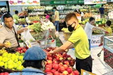 Bộ Tài chính đề nghị các bộ, ngành, địa phương tiếp tục tháo gỡ khó khăn cho sản xuất, kinh doanh và lưu thông hàng hóa để chuẩn bị nguồn hàng dự trữ, bình ổn giá cả thị trường, nhất là dịp cuối năm 2021. Ảnh: Phú An