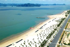 Hoạt động sản xuất, kinh doanh trong nhiều ngành, lĩnh vực, nhất là khu vực dịch vụ, du lịch tiếp tục gặp nhiều khó khăn do ảnh hưởng của đại dịch. Ảnh: Tiên Giang