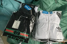 Thu giữ kho hàng chứa hàng vạn sản phẩm giả mạo nhãn hiệu