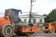 Thiết bị thi công phải thuộc sở hữu của nhà thầu hoặc có thể đi thuê nhưng nhà thầu phải chứng minh khả năng huy động để đáp ứng yêu cầu của gói thầu. Ảnh: Nhã Chi