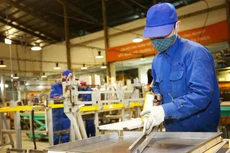 Doanh nghiệp nhỏ và vừa là đối tượng dễ bị tổn thương nhất trong dịch Covid-19, cần được tiếp cận vốn với lãi suất ưu đãi. Ảnh: Lê Tiên