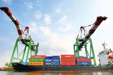 Thương mại toàn cầu được cải thiện sẽ hỗ trợ cho hoạt động xuất nhập khẩu của Việt Nam trong những tháng cuối năm 2021. Ảnh: Lê Tiên