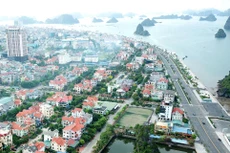 Chính phủ sẽ tiếp tục thực hiện những đột phá chiến lược trong phát triển kết cấu hạ tầng, kinh tế vùng, kinh tế biển, lấy các đô thị làm động lực phát triển vùng… Ảnh: Lê Tiên