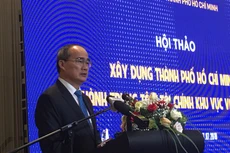 Bí thư Thành ủy Nguyễn Thiện Nhân yêu cầu TP.HCM tăng tốc quyết liệt đẩy mạnh cải cách hành chính. Ảnh: Lê Loan