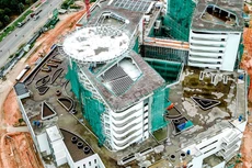 Dự án Bệnh viện Ung Bướu trễ tiến độ đã hơn 8 tháng do khó khăn về thiết kế lập dự án kéo dài, quá trình thi công có điều chỉnh về thiết kế. Ảnh Internet