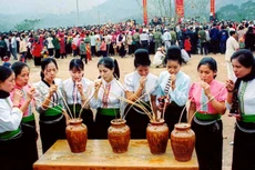 Rượu cần - một góc văn hóa được gìn giữ, lưu truyền qua nhiều thế hệ