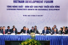 Nâng cao năng suất lao động khu vực doanh nghiệp đóng vai trò quyết định trong việc nâng cao năng suất của nền kinh tế. Ảnh: Lê Tiên