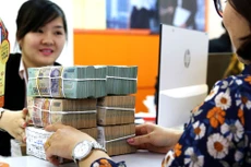 Các chuyên gia cảnh báo, cơ cấu chi đang rất có vấn đề khi chi thường xuyên lên đến 70 - 71% tổng chi ngân sách. Ảnh: Lê Tiên