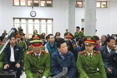 Bị cáo Hà Văn Thắm thừa nhận là người chịu trách nhiệm cao nhất đối với khoản vay 500 tỷ đồng của Công ty Trung Dung. Ảnh: VnExpress