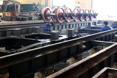 Trong 10 gói thầu cung cấp ray P50 năm 2016, các công ty con của Tổng công ty Đường sắt mới chỉ công bố kết quả lựa chọn nhà thầu 2 gói thầu. Ảnh: Nhã Chi