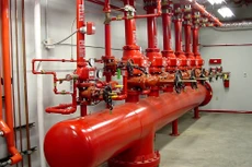 Giá dự thầu ghi trong đơn dự thầu của Nhà thầu Hoàng Gia là 1.515.000.000 đồng, của Nhà thầu Nguyên Phước là 1.515.034.000 đồng. Ảnh: Minh Yến