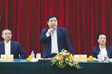 Bộ trưởng Bộ Kế hoạch và Đầu tư Nguyễn Chí Dũng phát biểu tại Cuộc họp bàn thống nhất về đầu tư tuyến đường bộ ven biển qua 6 tỉnh Quảng Ninh, Hải Phòng, Thái Bình, Nam Định, Ninh Bình và Thanh Hóa. Ảnh: Lê Tiên