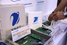 Theo Tổng công ty Hạ tầng mạng, việc chỉ định thầu các gói thầu cung cấp thiết bị hệ thống vô tuyến là để đảm bảo tính đồng bộ, tương thích về công nghệ với giai đoạn trước. Ảnh: Minh Yến