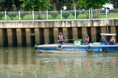 Điều chỉnh tăng thêm lương trong giá sản phẩm, dịch vụ công ích cho người lao động trực tiếp sẽ tác động đến chi phí gói thầu dịch vụ công ích. Ảnh: Lê Tiên