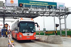 Việc triển khai thu phí không dừng đang gặp nhiều vướng mắc. Ảnh: Minh Trí