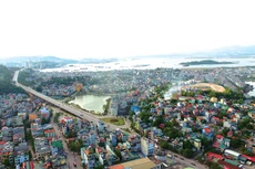 Ngân sách trung ương dự kiến hỗ trợ 366 tỷ đồng để giải phóng mặt bằng tuyến đường ven biển đoạn trên địa bàn tỉnh Quảng Ninh. Ảnh: Đỗ Giang