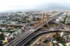 Tiền vay cho cầu vượt Ngã ba Huế đã đến hạn thanh toán, trong khi nguồn vốn bố trí cho Dự án vẫn đang được “cân đối”. Ảnh: Nguyễn Hùng