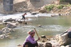 Dự án Kè Suối Nậm La, thành phố Sơn La do BQLDA di dân TĐC thủy điện Sơn La làm chủ đầu tư, có tổng mức đầu tư trên 1.475 tỷ đồng. Ảnh: Tường Lâm