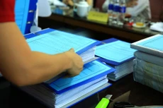 Một nhà thầu tại Khánh Hòa ban đầu soạn đơn dự thầu với tư cách độc lập, sau đó tham gia với tư cách liên danh nhưng nộp nhầm đơn dự thầu cũ. Ảnh: Nhã Chi