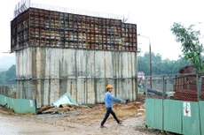 Chi đầu tư phát triển năm 2015 vượt dự toán gần 84 nghìn tỷ đồng. Ảnh: Nam Tiến