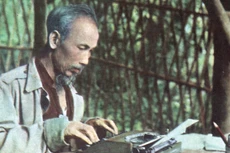 Làm báo, viết báo theo tư tưởng Hồ Chí Minh