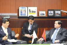 Bộ trưởng Bộ Kế hoạch và Đầu tư Nguyễn Chí Dũng hội đàm với Bộ trưởng Bộ Giao thông Quốc thổ Nhật Bản Kenichi Ishi 