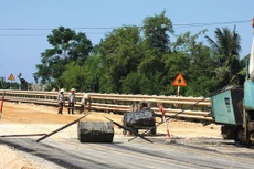 Dự án nâng cấp, mở rộng Quốc lộ 1A đoạn thành phố Thanh Hóa - Diễn Châu do Ban QLDA 1 – Bộ GTVT làm chủ đầu tư. Ảnh: Nhã Chi