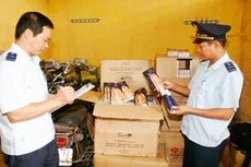 Hơn 30.000 vụ vi phạm về hàng giả, hàng kém chất lượng, vi phạm nhãn hiệu hàng hóa đã bị phát hiện trong năm 2016. Ảnh: Huyền Trang