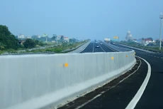 Bảo lãnh rủi ro là yếu tố cần thiết để góp phần thu hút tư nhân tham gia dự án PPP. Ảnh: Lê Tiên