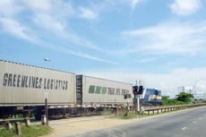 Các doanh nghiệp logistics Việt Nam mới đáp ứng được 25% nhu cầu của thị trường. Ảnh: Tường Lâm