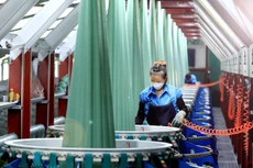 Dự thảo Nghị định quy định chi tiết một số điều và biện pháp thi hành Luật Đấu thầu về lựa chọn nhà thầu sẽ góp phần cụ thể hóa tinh thần minh bạch, hiệu quả cho hoạt động đấu thầu, tạo động lực để doanh nghiệp phát triển, cạnh tranh. Ảnh: Lê Tiên