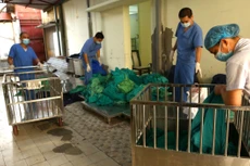 Gói thầu Dịch vụ vệ sinh tại Bệnh viện huyện Nhà Bè (TP.HCM) bị phản ánh đưa ra những yêu cầu không đúng quy định dẫn đến hạn chế cạnh tranh. Ảnh minh họa: Nhã Chi