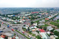 Năm 2023 dự kiến sẽ hoàn thành lựa chọn nhà thầu cho 26 gói thầu xây lắp Dự án đường Vành đai 3 TP.HCM, năm 2024 - 2025 sẽ dồn sức cho thi công. Ảnh: Lê Tiên