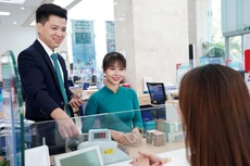 Trong tháng 12/2023, một số ngân hàng tiếp tục giảm lãi suất huy động. Ảnh: Ngọc Thắng