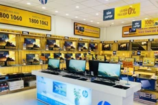 Nhiều doanh nghiệp nhóm ngành kinh doanh điện thoại di động, máy tính khó có khả năng duy trì cổ tức như năm 2022. Ảnh: Nhã Chi