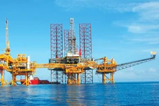Một số ngành như dầu khí, thép, logistics được dự báo có triển vọng tích cực trong năm 2024. Ảnh: Hoàng Hà