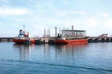 Công ty CP Lọc hóa dầu Bình Sơn thực hiện nhiều biện pháp để có thể vận chuyển tối đa lượng hàng cho các khách hàng nhằm hạ tồn kho của Nhà máy