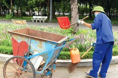 Gói thầu số 03 Duy trì vệ sinh môi trường trên địa bàn huyện Mê Linh giai đoạn 2024 - 2025 (2 năm) có giá 94,912 tỷ đồng, thu hút 2 nhà thầu tham dự. Ảnh minh họa: Tiên Giang